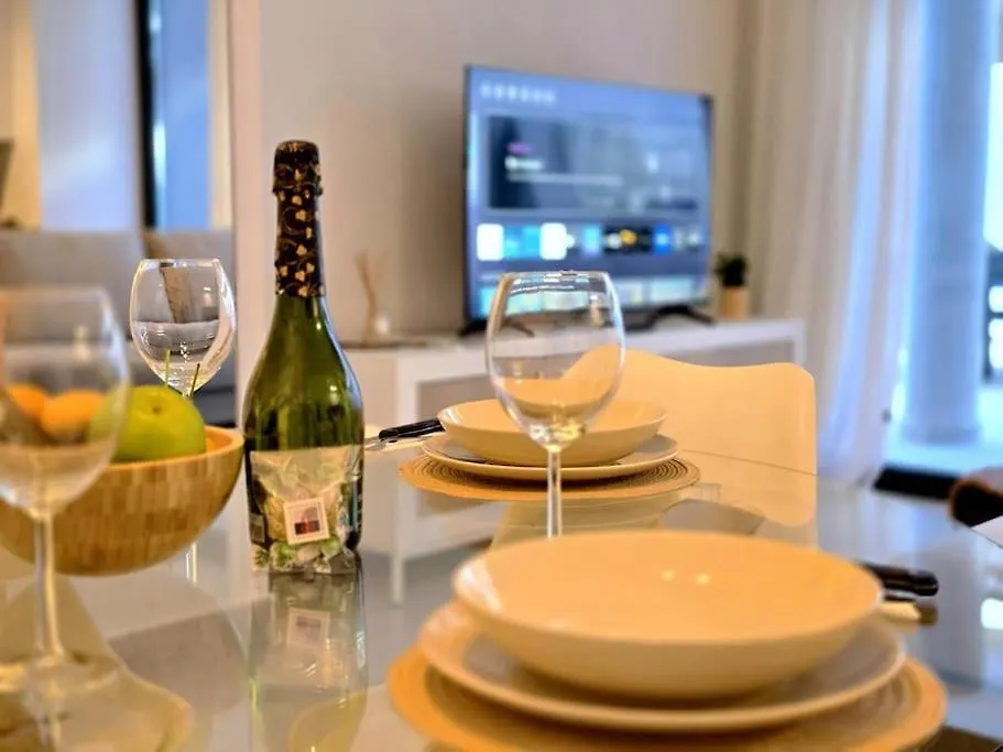 Samuel Luxury 2Bedroom Apartment, Large Patio, Free Wifi And Private Parking By Namaste Elite Torremolinos 0*,
