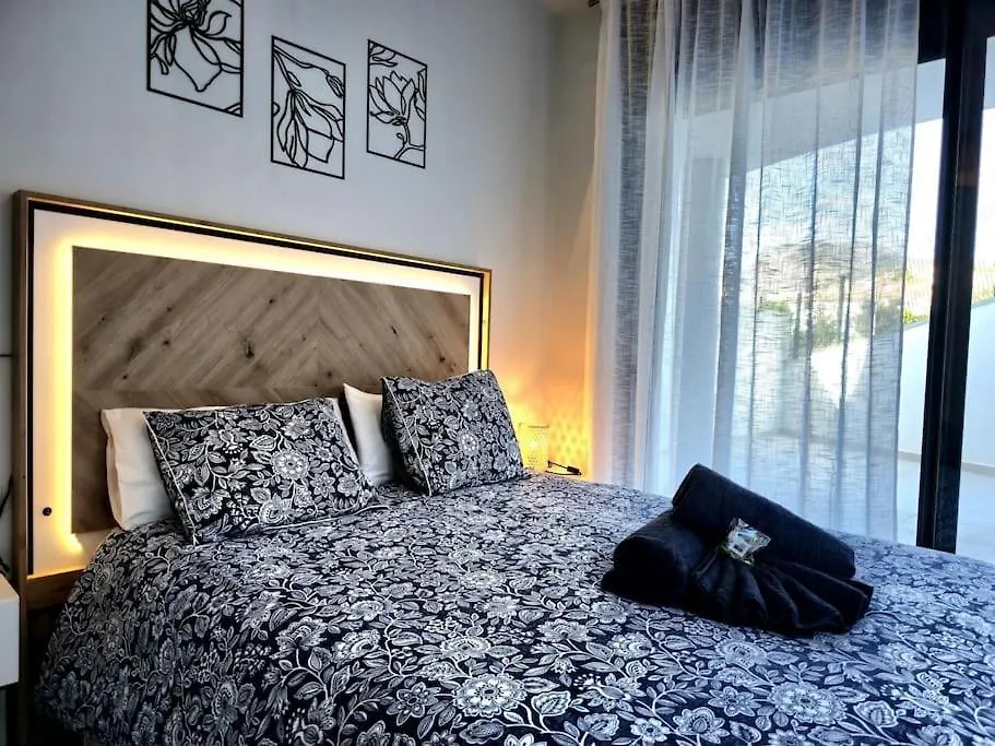 Samuel Luxury 2Bedroom Apartment, Large Patio, Free Wifi And Private Parking By Namaste Elite Torremolinos Apartment