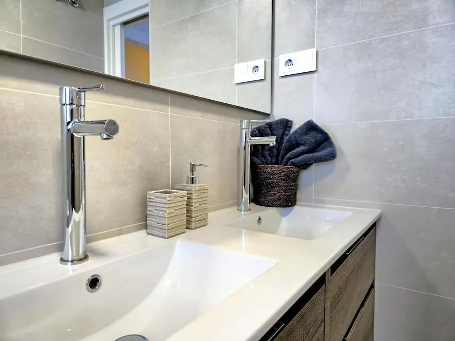 Samuel Luxury 2Bedroom Apartment, Large Patio, Free Wifi And Private Parking By Namaste Elite Torremolinos